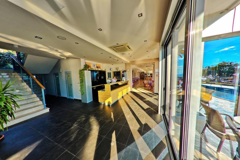 Hotel Sirena Podgora Exterior foto